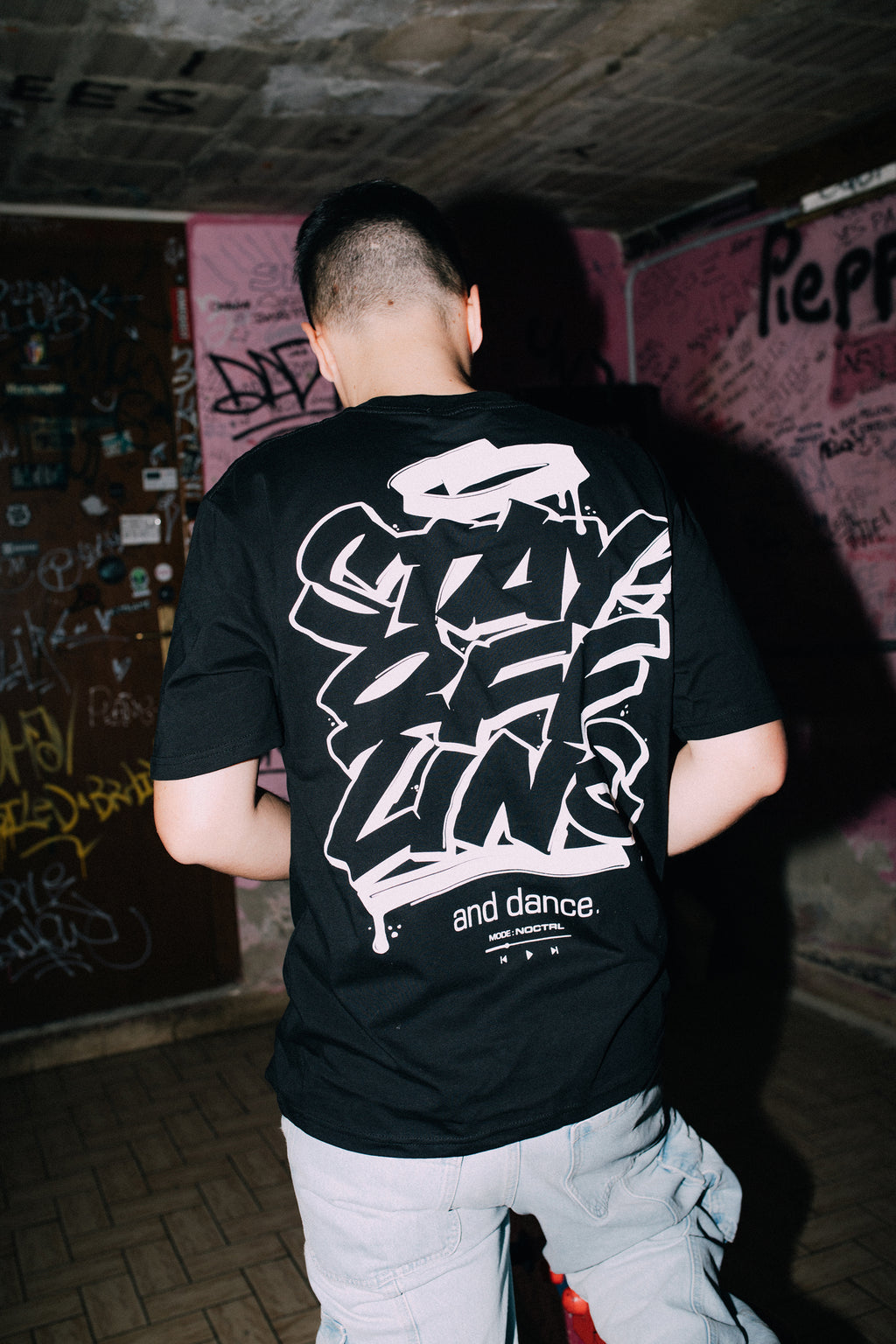 Stay offline T-shirt
